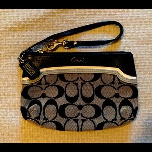 Coach Wristlet Signature Fabric